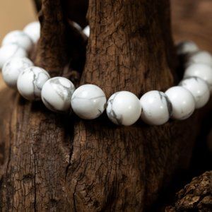 Unisex White Howlite Bead Bracelet